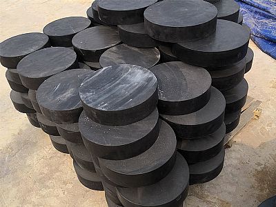 新邵县板式橡胶支座由若干层橡胶片与薄钢板经加压硫化